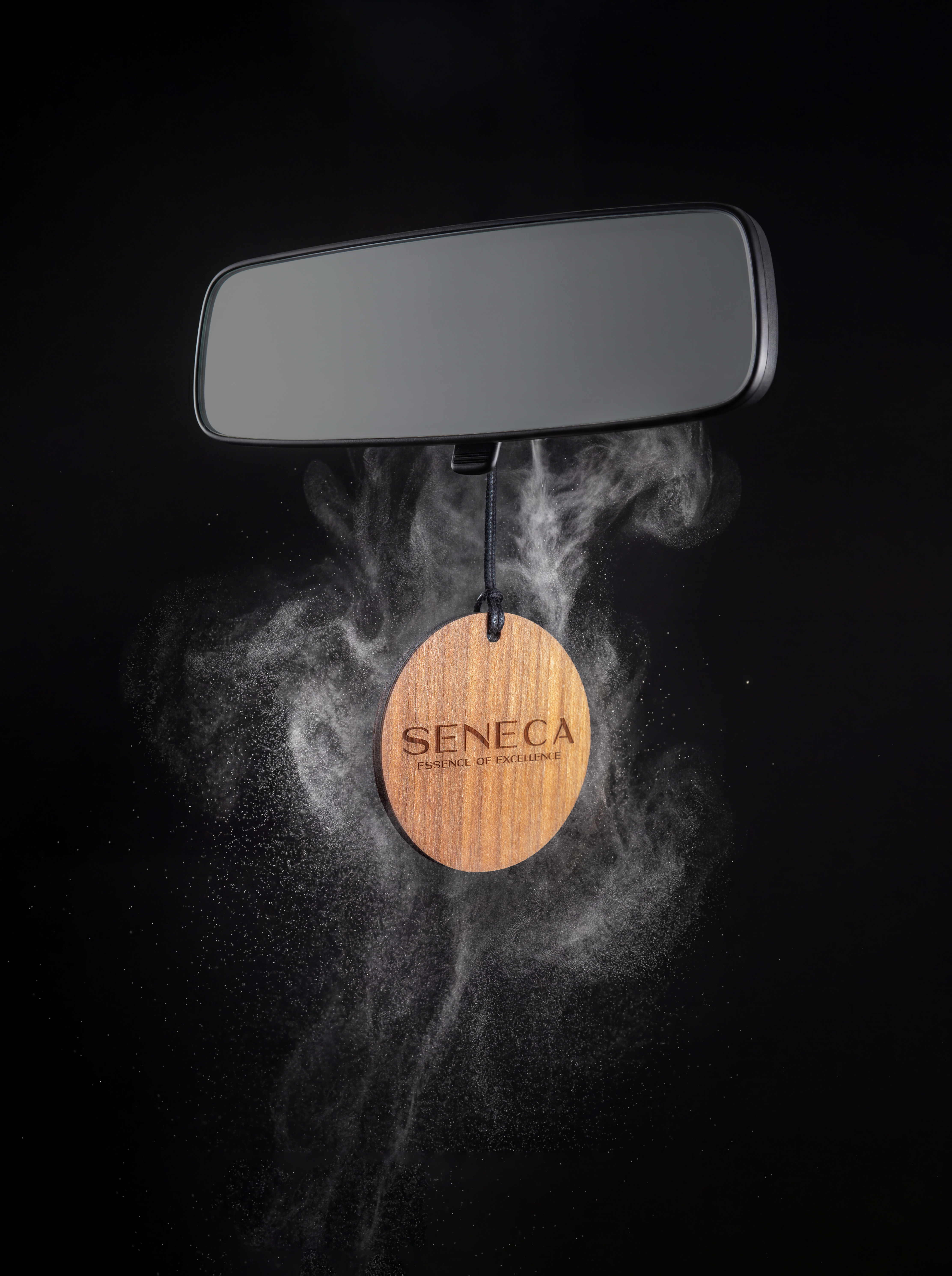 Seneca Essence of Excellence – drewniana zawieszka zapachowa