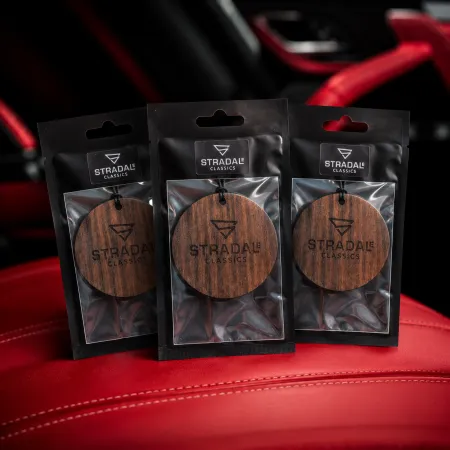 3x Stradale Classic – miłość do aut zamknięta w formie zapachu do auta